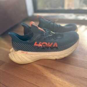 Hoka Carbon X3, men’s 8.5 D, lightly worn!